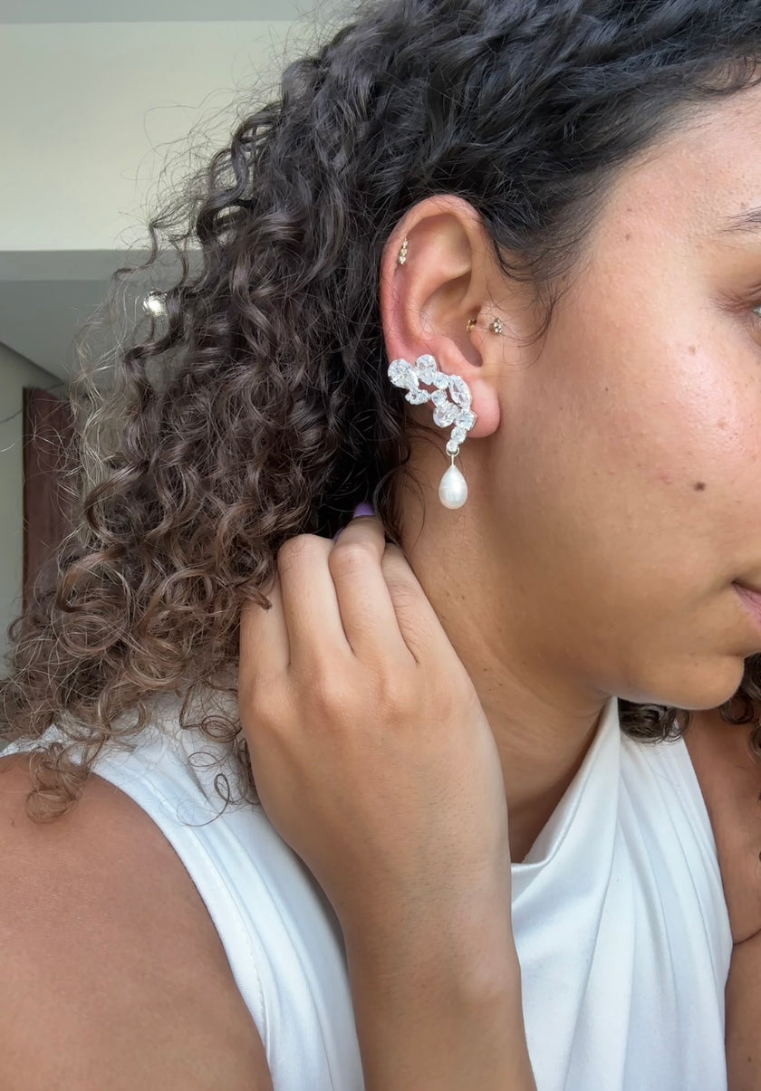 Bold Pearl Side Earrings