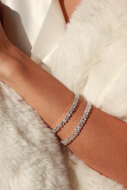 Teardrop Glow Tennis