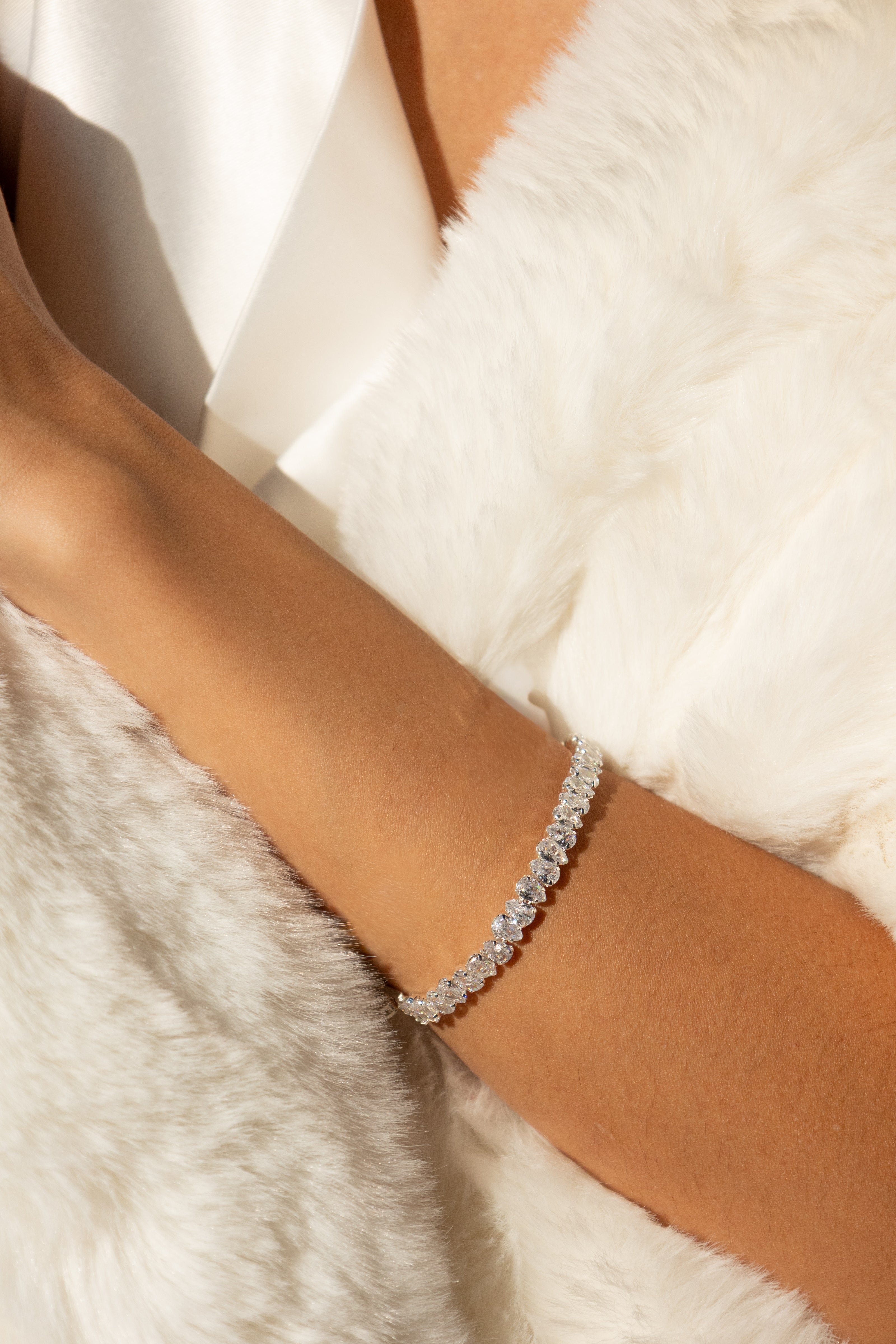 Teardrop Glow Tennis