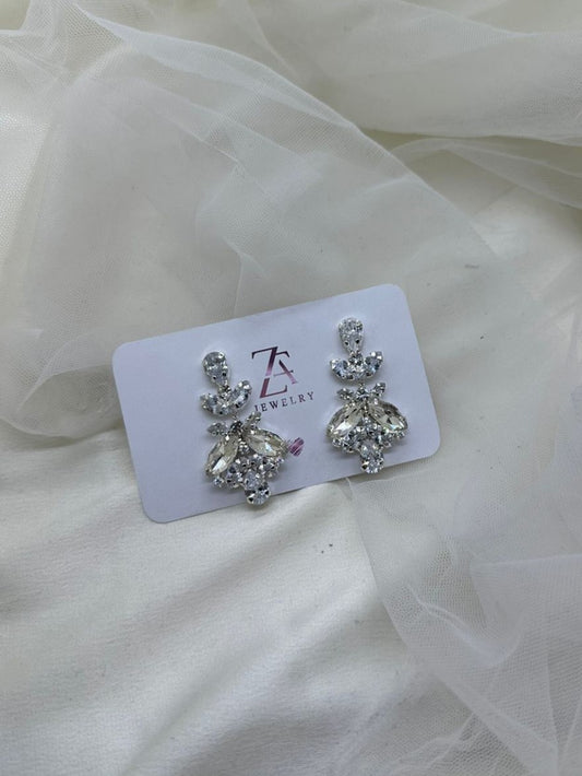 Dangling zircon earrings