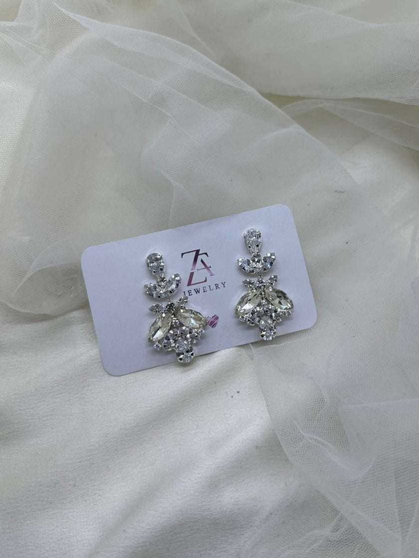 Dangling zircon earrings