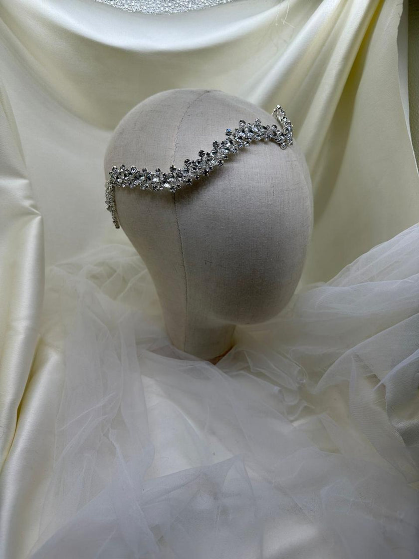 All around dangling piece